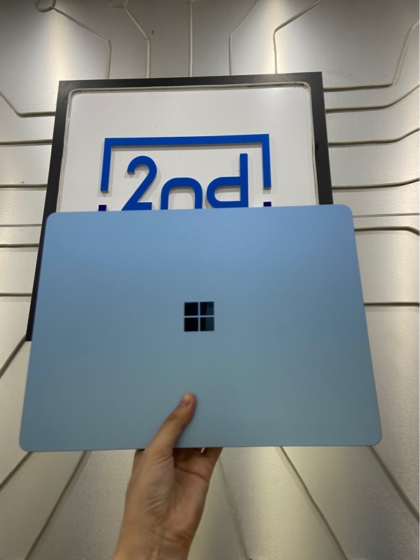 Laptop Microsoft Surface Laptop 7 - Chip Snap X10 core X1P64100 - Ram 16GB/SSD 512GB - Pin 99% - Màu xanh - Ngoại hình: 98% - Kèm sạc