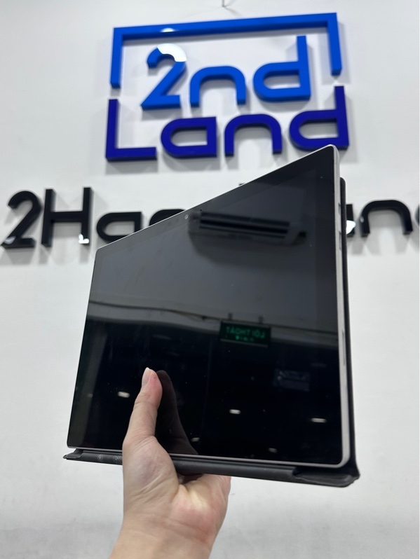 Laptop Microsoft Surface Pro 5 - Layout nhật - CPU Intel core i5 7300U - Ram 8/256GB SSD (96%) - Pin 66% - Màu xám - Ngoại hình 97% - Màn ám đốm phản quang - Kèm sạc + Phím