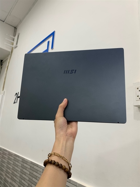 Laptop MSI 14B5M - Ryzen 5 5500U - 8/512GB - Màu đen - Pin 64% - Ngoại hình: 96.5% - Body, kèm sạc