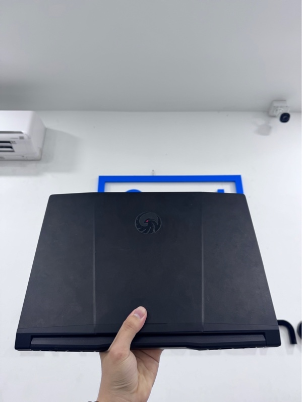 Laptop MSI Alpha 15 B5EEK-203VN - AMD Ryzen 5 5600H - 8/512Gb - card đồ hoạ AMD Radeon RX6600M - sức khoẻ ổ 86% - Màu đen - Pin 65% - Ngoại hình 97% - Màn ám hồng, bị 3 đốm phản quang - Kèm sạc