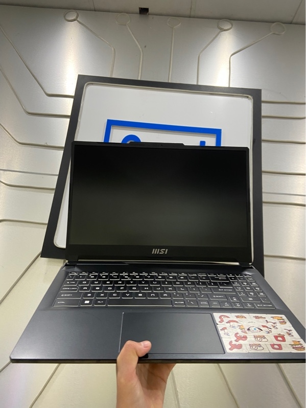 Laptop MSI Cyborg 15 A12VE - i5-1245H - Ram 8/512GB SSD - RTX 4050 6GB - Pin 69% - Màu xanh - Ngoại hình: 98% - Màn ám hồng viền nhẹ - Kèm sạc