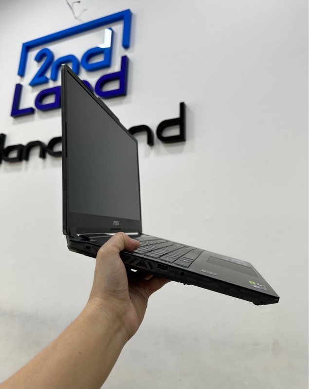 Laptop MSI Cyborg 15 AI A1VEK-245VN - CPU Core Ultra 5 135H/RTX 4050 - Ram 16/512GB( 100%) - Pin 99% - Màu xanh - Ngoại hình 99% - Còn bảo hành ở FPT đến ngày 17/05/2027 - Fullbox