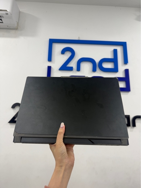 Laptop MSI Cyborg 15 AI A1VEK - Intel ultra 5 135H - Ram 16GB, SSD 512GB - Card GeF RTX 4050 AI Boost - Màn FullHD 144Hz - Màu đen - Pin 98% - Ngoại hình 98% - Màn viền vàng nhẹ , hằn phím - Kèm Box , sạc