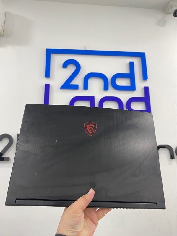 Laptop MSI GF63 thin 10sc - i5-10300H - Ram 8gb/SSD 512GB - Màu đen - Pin 96% - Ngoại hình 97% - Màn trầy , phản quang , tối góc nhẹ , vàng viền , viền trầy xước - Kèm sạc - Không card - BÁN KHÔNG BẢO HÀNH