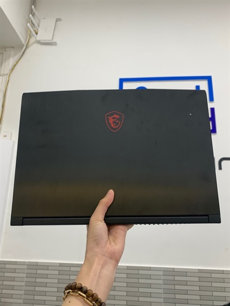 Laptop MSI GF63 Thin 10SC - i5-10500H - GTX 1650 4GB - Ram 16GB/SSD 512GB - Màu đen - Pin 84 - Ngoại hình: 97% - Cấn mặt C, màn ám hồng - Body, kèm sạc