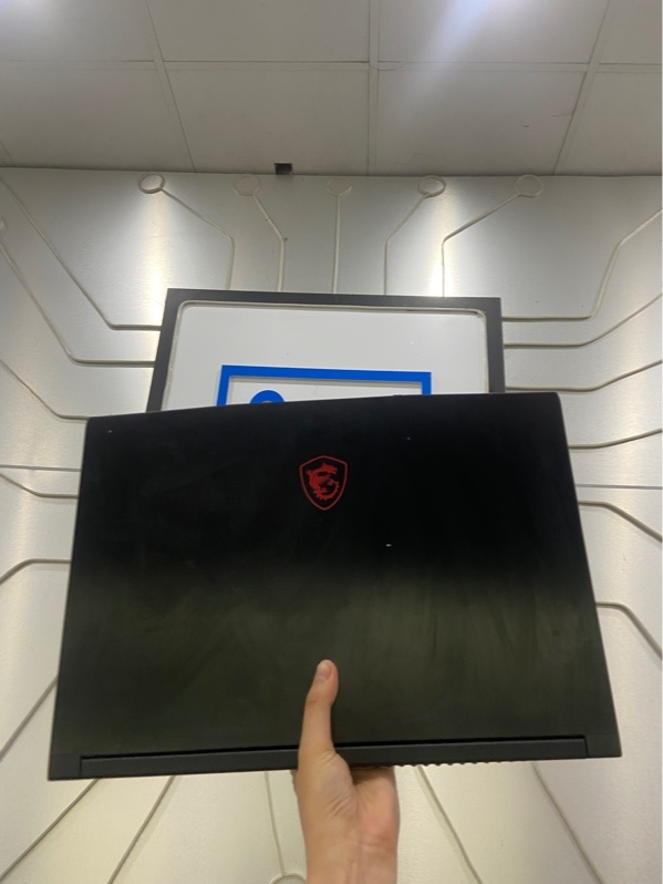 Laptop MSI GF63 Thin 10SC - i5-10500H - Ram 8/512GB - GTX 1650 - Pin 81% - Màu đen - Ngoại hình: 97% - Màn phản quang, ám hồng - Kèm sạc