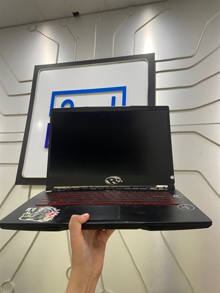 Laptop MSI GF63 Thin 10SC - I7-10750H - GTX 1650 - Ram 8/512GB SSD - Pin 84% - Màu đen - Ngoại hình: 96% - Mất bản lề (nên gập màn lại là cấn nút nguồn), móp mặt C, màn ám xanh, phản quang nhiều đốm, in phím - Không sạc - không bảo hành 1