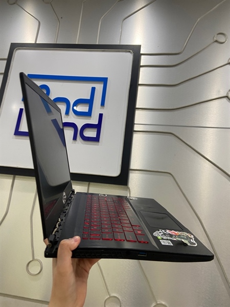 Laptop MSI GF63 Thin 10SC - I7-10750H - GTX 1650 - Ram 8/512GB SSD - Pin 84% - Màu đen - Ngoại hình: 96% - Mất bản lề (nên gập màn lại là cấn nút nguồn), móp mặt C, màn ám xanh, phản quang nhiều đốm, in phím - Không sạc - không bảo hành 2