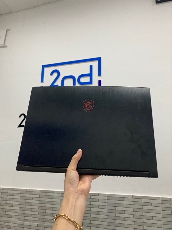 Laptop MSI GF63 thin 10SC - i7-10750H - Ram 8GB/512GB SSD - GTX 1650 4GB - Màu đen - Pin phồng - Ngoại hình: 97% - 1 đốm phản quang - Kèm sạc