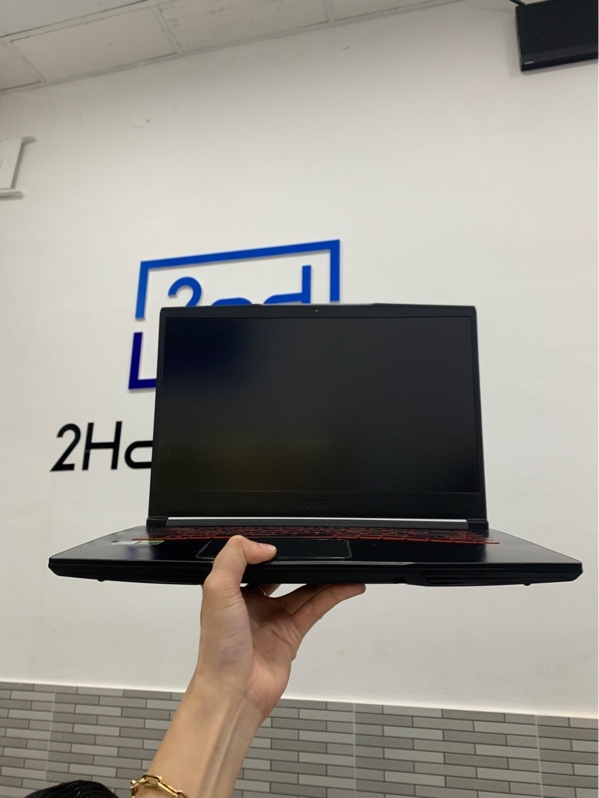 Laptop MSI GF63 thin 10SC - i7-10750H - Ram 8GB/512GB SSD - GTX 1650 4GB - Màu đen - Pin phồng - Ngoại hình: 97% - 1 đốm phản quang - Kèm sạc
