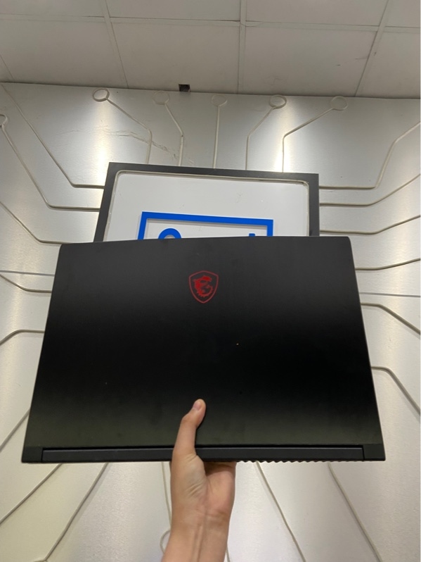Laptop MSI GF63 Thin 11SC - i5 11400H GTX 1650 - 8/512GB SSD - Màn 144HZ - Pin 64% - Màu đen - Ngoại hình: 97% - Trầy xướt xung quanh, trầy tuchpad nhiều, mất 1 ốc đít , màn hằn phím, ám vàng - Kèm sạc