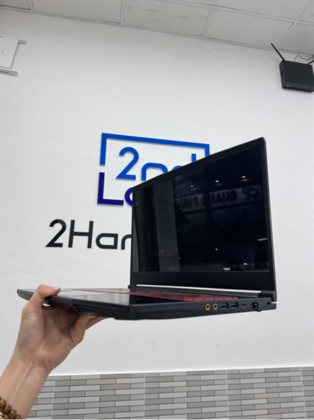 Laptop MSI GF63 Thin 11UC - RTX 3050 4GB - i5-11400H - 16/512GB SSD - Màu đen - Pin 80% - Ngoại hình 97% - Màn viền ám vàng - Body, kèm sạc 2