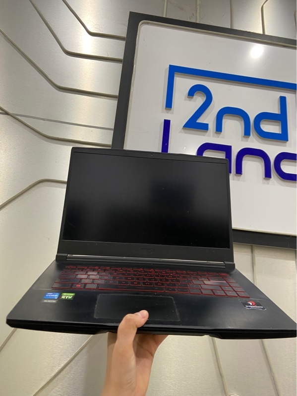 Laptop MSI GF63 Thin 11UD - Intel Core i5-11400H - Render NVIDIA GeForce RTX 3050 - Ram 24/512GB SSD - Pin 55% - Màu đen - Ngoại hình: 97% - Màn phản quang, in phím, ám viền xanh nhẹ, xước thân - Kèm sạc