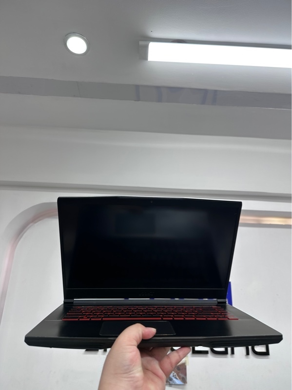 Laptop MSI GF63 Thin 9SC - I5 - 9300H 16/500gb - Gtx 1650 - 8gb - Màu đen - Pin 93% - Ngoại hình 97% - màn ám hồng, tối góc trên, in phím - Kèm sạc