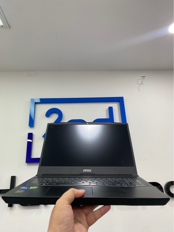 Laptop MSI Katana 15 B13UDXK - i5-13420H - Ram 16/1TB SSD - Sức khỏe ổ 100 - RTX 3050 6GB - Pin 100% - Màu đen - Ngoại hình: 97.5% - Kèm sạc