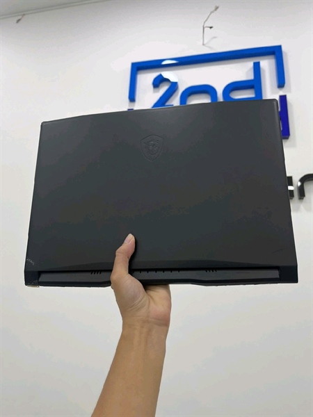 Laptop MSI Katana GF66 11UC - i5 - 11400/RTX 3050 - Ram 8/512GB SSD - Pin 70% - Màu đen - Ngoại hình 97% - Màn ám bụi trong , bể bản lề - Kèm sạc