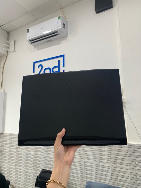 Laptop MSI Katana GF66-11UC - I5-11400H - GeForce RTX 3050 - Ram 16/512 + 120 ssd - Màu đen - Pin 70% - Ngoại hình: 97% - Màn ám hồng, đã thay màn, trầy nhẹ, cấn góc, màn tối - Kèm sạc
