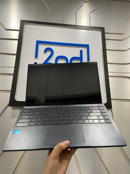 Laptop MSI Modern 14 B11 MOL - i3-1115G4 - Ram 8/256GB SSD - Pin 62% - Màu đen - Ngoại hình: 97.5% - Gãy 1 góc bản lề,màn ám viền vàng - Kèm sạc 1