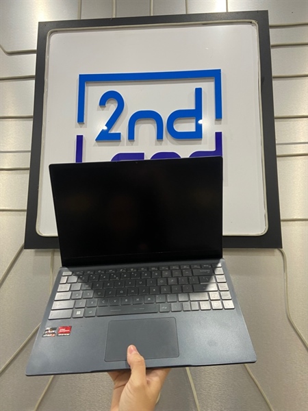 Laptop MSI Modern 14 B5M - AMD Ryzen 55500U - Ram 8/512G - Ổ còn 56% - Pin 65% - Màu xanh - Ngoại hình: 97% - Tối viền nhẹ, touchpad trái bấm không ăn - Body - Kèm sạc 1