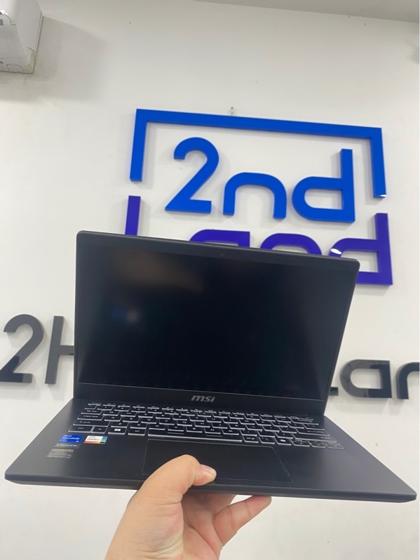 Laptop MSI Modern 14 C12MO - i5-1235U - Ram 16gb/ssd 512gb - Màu đen - Pin 95% - Ngoại hình 97% - Màn trầy , màn ám vàng , tối viền nhẹ , trầy xước nhẹ - Kèm sạc