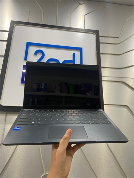 Laptop MSI Modern 14B11 MOU - i7-1195G7 - Ram 16 512GB SSD - Xe Graphics - Pin 76% - Màu đen - Ngoại hình: 98% - Body - Kèm sạc 1