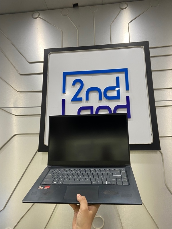 Laptop MSI Modern 15 ASM - AMD Ryzen 5 5500U - Ram 8/512GB SSD - Pin 71% - Màu xanh - Ngoại hình: 97% - Bể 2 góc mép sườn , màn ám hồng , cam lỗi, đã thay phím - Kèm sạc