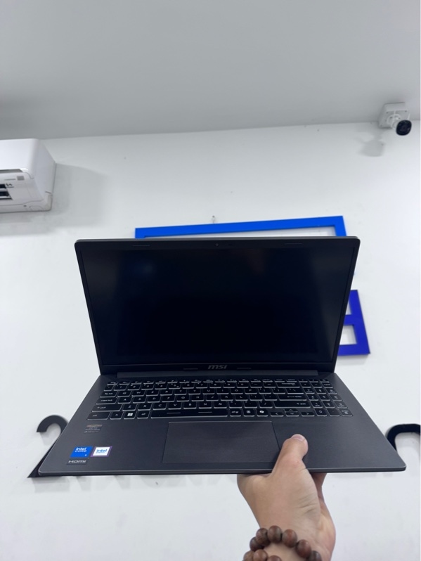 Laptop MSI Modern 15 F1MG - Intel Core(TM) 5 120U - 16/512Gb ssd - Màu xám - Pin 100% - Ngoại hình 99% - ổ sức khoẻ 100% - Fullbox - còn BH đến 13/07/2027 có bill