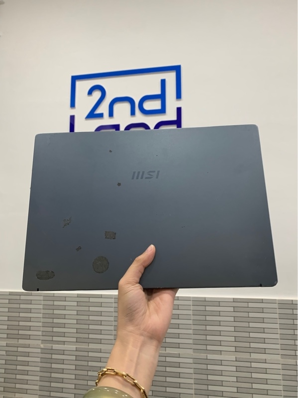 Laptop MSI Morden 14 B11MOU - i3-1115G4 - Ram 8GB/SSD 256GB - Màu xanh navy - Pin 62% - Ngoại hình: 97% - Màn ám hồng nặng - Kèm sạc linh kiện