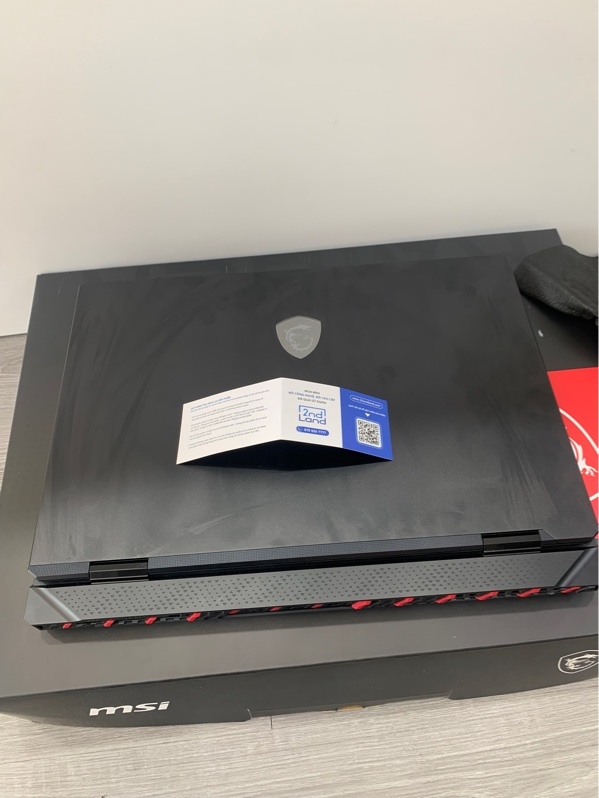 Laptop MSI Raider A18 HX A9WHG - Ryzen 9 9955HX3D - RTX 5070TI, 12GB - Ram 32GB/SSD 2TB - Màu đen - Pin 96% - Ngoại hình: 98% - Fullbox