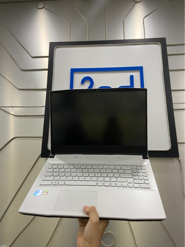 Laptop MSI Sword 15 A11UD - Core i7-11800H - RTX 3050 Ti,Ram 8/512GB - Pin 76% - Màu trắng - Ngoại hình: 97% - Màn in phím,màn ám hồng - Kèm sạc