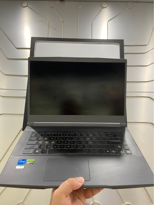Laptop MSI Thin 15 B12UCX - i5-12450H - Ram 8/512gb SSD - RTX 2050 - Sức khỏe ổ 74 - Màn 144hz - Pin 86% - Màu đen - Ngoại hình: 97% - Màn in phím, ám vàng, xước cấn sườc - Kèm sạc