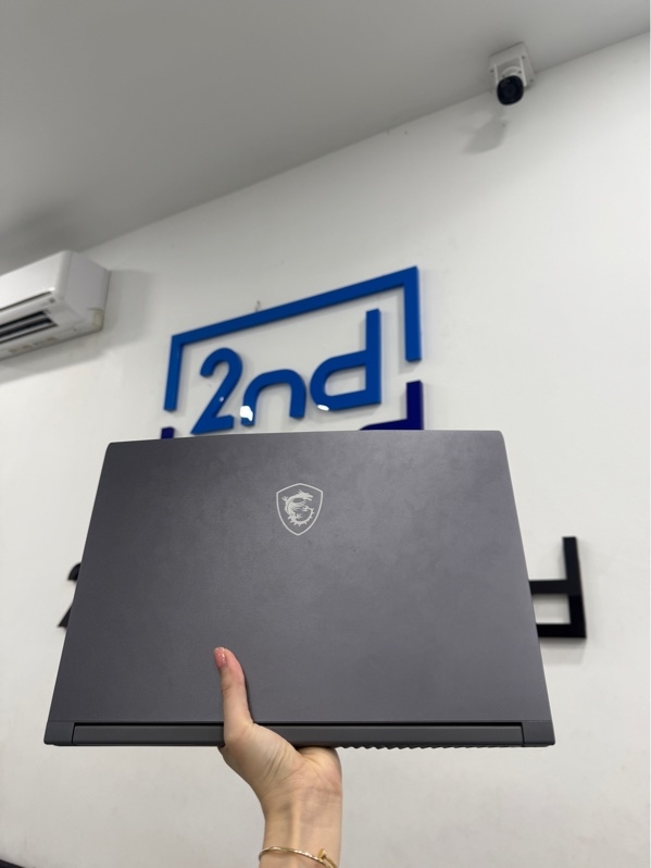 Laptop MSI Thin 15 B13UC - i7-13620H/RTX 3050 - 24/512GB ssd - Màu xám - Pin 98% - Ngoại hình 98% - Màn viền vàng nhẹ - Kèm sạc zin 120W