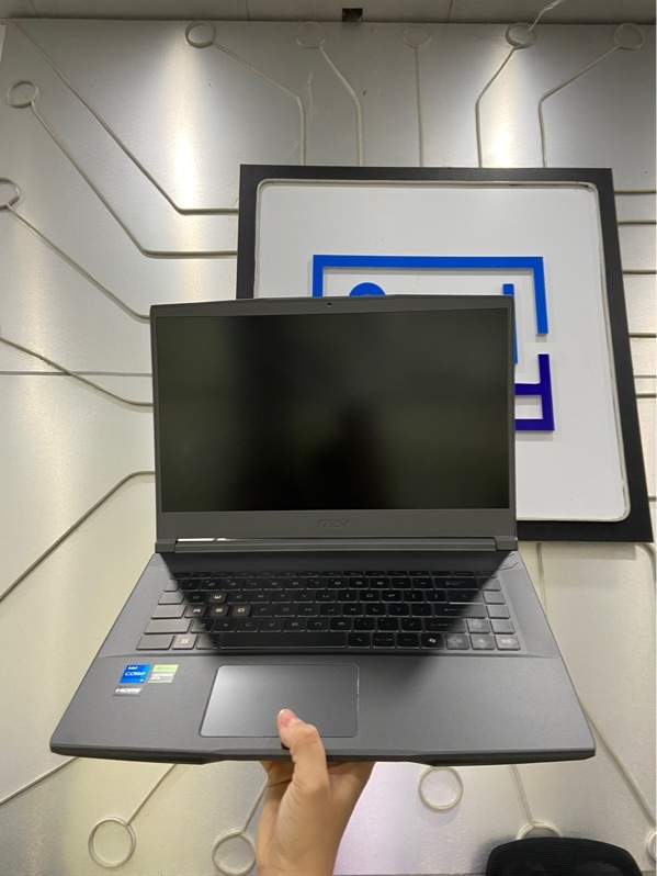 Laptop MSI Thin 15 B13VF - Chip i5 13420H - Ram 16/512GB - Card 4060 8GB - Màu xám - Ngoại hình: 98% - FullBox