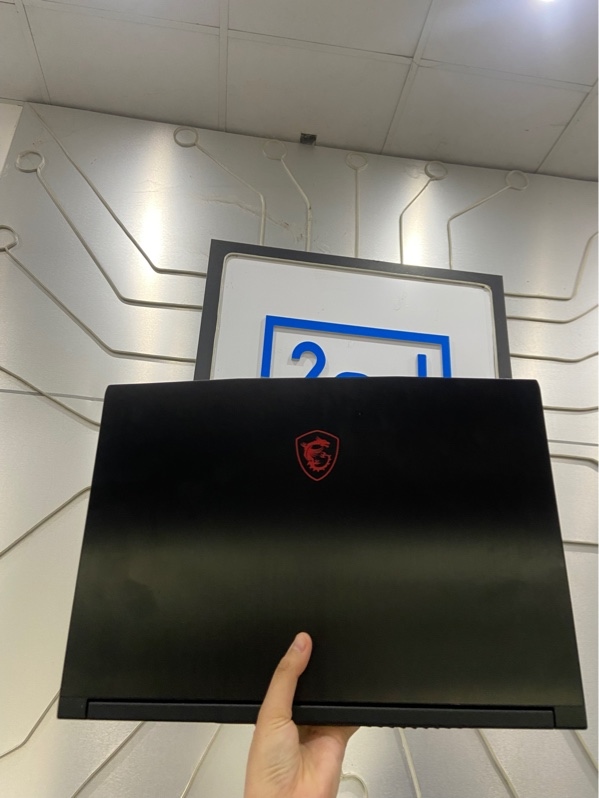 Laptop MSI Thin GF63 12UX - Intel Core i5-12450H - NVIDIA GeForce RTX 2050 - Ram 16/512GB SSD - Pin 94 - Màu đen - Ngoại hình: 97.5% - Màn viền ám vàng, xước nhẹ - Kèm sạc