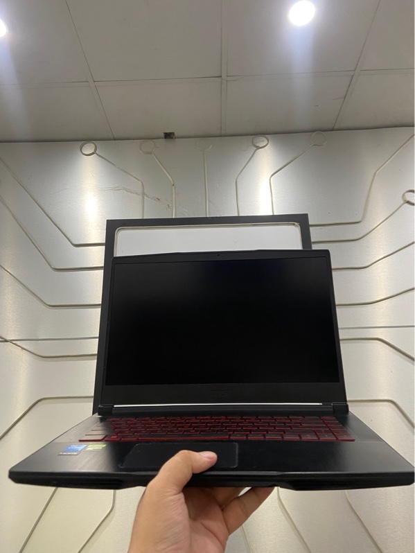 Laptop MSI Thin GF63 12VE - i5 12450H - RTX 4050 - 16/512GB SSD - Màn 144HZ - Pin 88% - Màu đen - Ngoại hình: 97% - Ám viền nhẹ - Kèm sạc linh kiện 120w