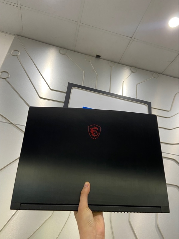 Laptop MSI Thin GF63 9SCXR - Chip i5 9300H GTX 1650 - Ram 8/512GB - Màn Full hd 60hz - Màu đen - Ngoại hình: 97% - Màn ám hồng nặng, màn sọc, mất mic, hư cổng Type C, touchpad bị đội lên khó bấm, không pin - Kèm sạc - không bảo hành