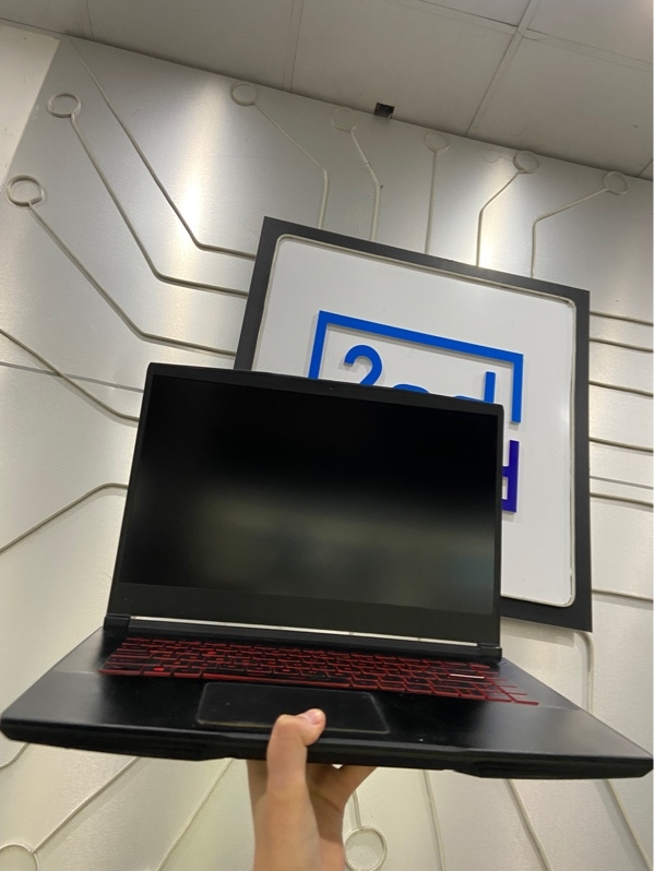 Laptop MSI Thin GF63 9SCXR - Chip i5 9300H GTX 1650 - Ram 8/512GB - Màn Full hd 60hz - Màu đen - Ngoại hình: 97% - Màn ám hồng nặng, màn sọc, mất mic, hư cổng Type C, touchpad bị đội lên khó bấm, không pin - Kèm sạc - không bảo hành