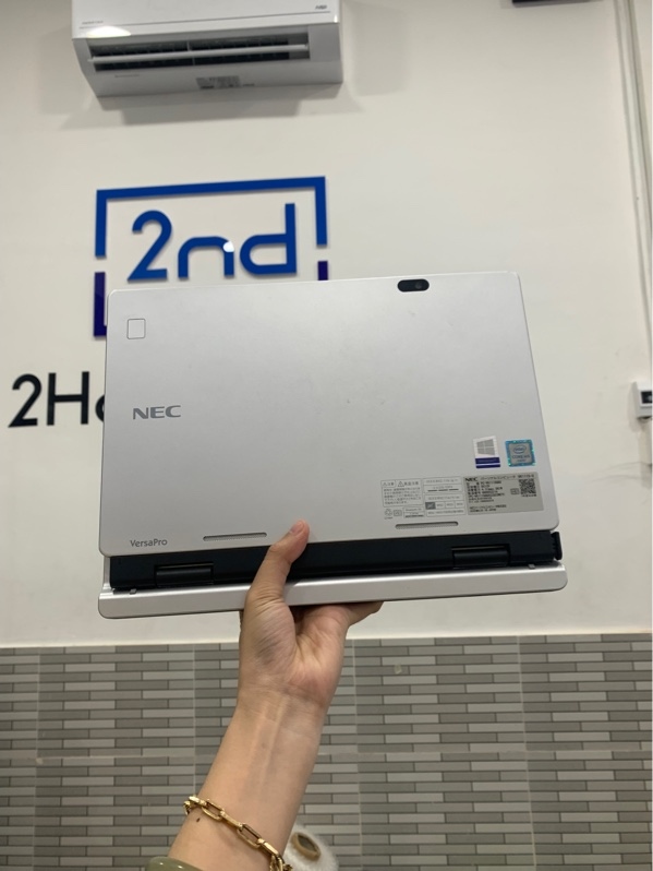Laptop Nec M5 VK111SQGU - intel m5-6y54 - Ram 8gb/ssd 128gb - Màu trắng - Pin 70% - Ngoại hình: 97% - Màn phản quan + ám hồng - Kèm sạc