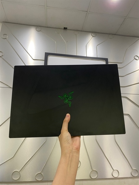 Laptop Razer Blade 15 RZ09-0409 - i9-11900H - RTX 3080 - Ram 32/1TB - Màn 4K/60Hz - Pin 100% đã thay - Màu đen - Ngoại hình: 97% - Liệt phím trừ - Kèm Box + Sạc