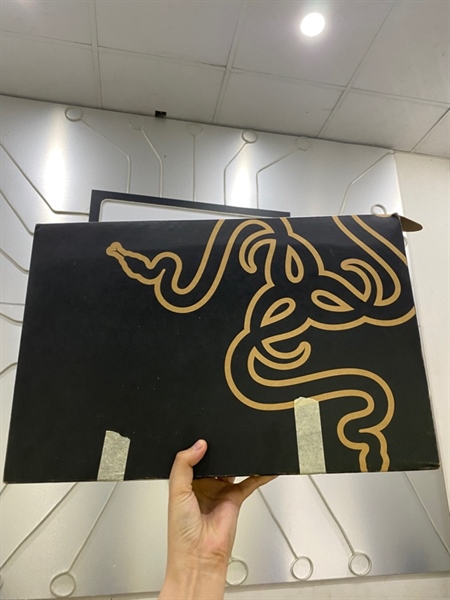 Laptop Razer Blade 15 RZ09-0409 - i9-11900H - RTX 3080 - Ram 32/1TB - Màn 4K/60Hz - Pin 99% đã thay - Màu đen - Ngoại hình: 97% - Liệt phím trừ - Kèm Box + Sạc 3