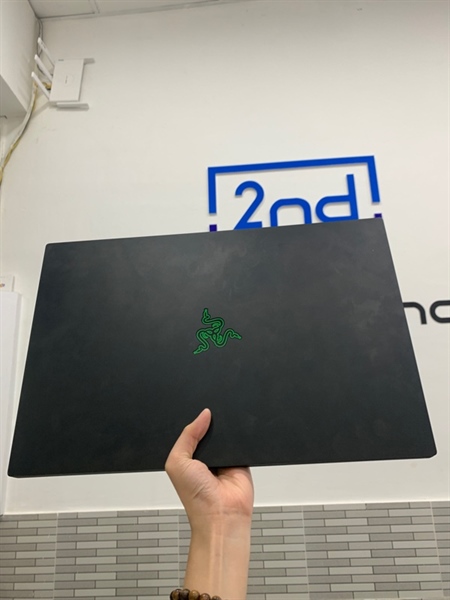 Laptop Razer Blade Pro 17 (Fall 2019) - i7-9750H - RTX 2080 Max-Q 8GB - Ram 16GB/ SSD 512GB - Màu đen - Pin 91% - Ngoại hình: 98% - Màn ám hồng - Box, kèm sạc