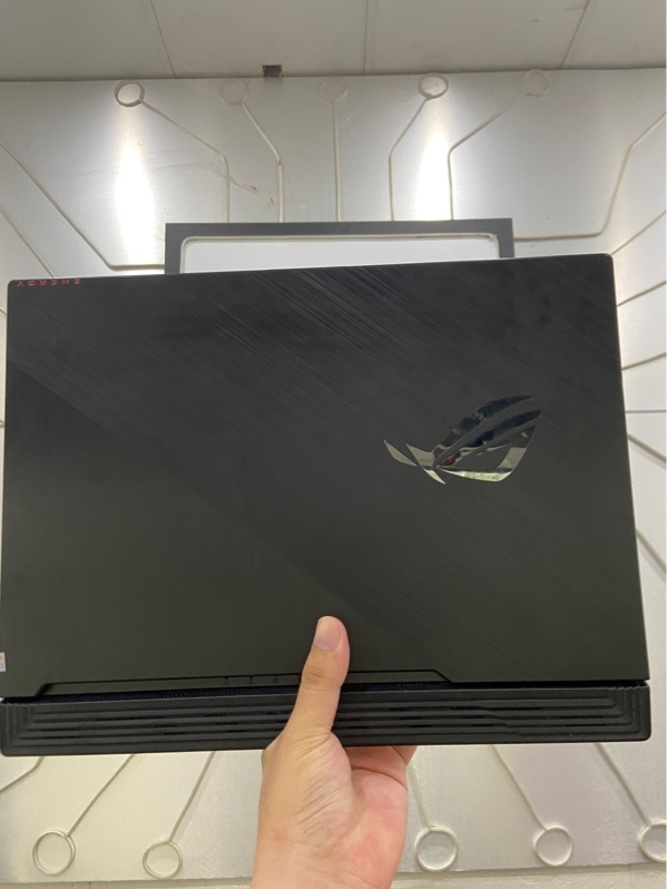Laptop Rog Strix G531GD - i5-9300H - Ram 8/512GB - Sức khoẻ ổ 74 - GTX 1050 - Pin 64% - Màu đen - Ngoại hình: 97% - Màn phản quang, ám hồng nặng, in phím, mất led mặt d bên trái - Kèm sạc