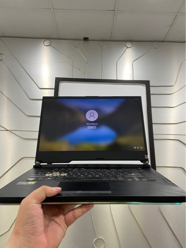 Laptop Rog Strix G531GD - i5-9300H - Ram 8/512GB - Sức khoẻ ổ 74 - GTX 1050 - Pin 64% - Màu đen - Ngoại hình: 97% - Màn phản quang, ám hồng nặng, in phím, mất led mặt d bên trái - Kèm sạc