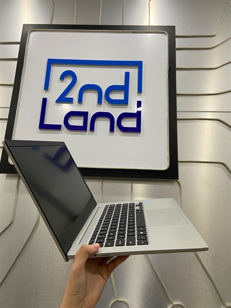 Laptop Samsung Galaxy Book Go - Snapdragon 7C Gen 2 Qualcomm Adreno 618 - Ram 4/64GB - Pin 97% ( sạc 106 lần ) - Màu bạc - Ngoại hình: 97% - Màn ám hồng nhẹ - Kèm cáp + thẻ nhớ 128GB 2