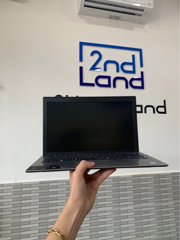 Laptop Sony Vaio VJPG11C11N - i5-8265U - Ram 8GB/256GB - Màu bạc - Pin 65% - Ngoại hình: 98% - Màn phản quang - Kèm sạc