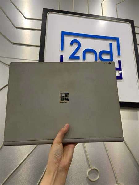 Laptop Surface Book - i5-6300U - Ram 8GB Nvidia GPU SSD 128GB - Pin 89% - Màu bạc - Ngoại hình: 97% - Màn loạn cảm, ám viền ( tắt cảm ứng dùng bình thường ) - Kèm sạc