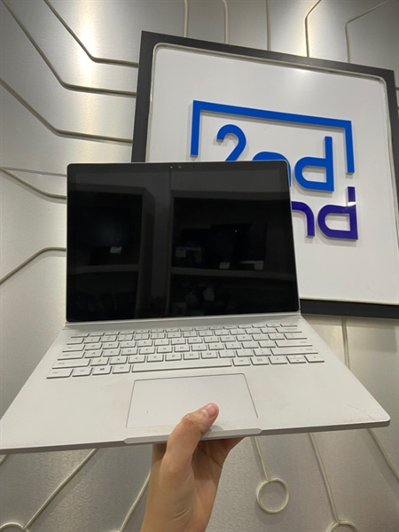 Laptop Surface Book - i5-6300U - Ram 8GB Nvidia GPU SSD 128GB - Pin 89% - Màu bạc - Ngoại hình: 97% - Màn loạn cảm, ám viền ( tắt cảm ứng dùng bình thường ) - Kèm sạc 1
