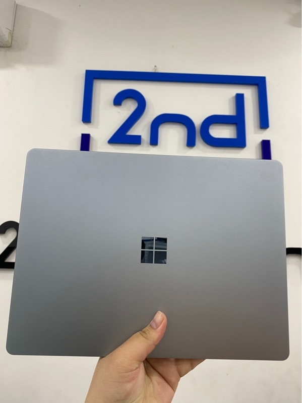 Laptop Surface Go - i5-1035G1 - 8/128GB - Màn cảm ứng 12.4 inch - 60Hz - Màu bạc - Pin 82% - Ngoại hình 98% - Kèm Box , sạc