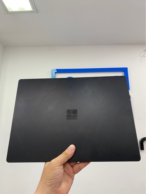 Laptop Surface Laptop 4 15inch - I7-1185G7 - Ram 32/1TB SSD - Sức khỏe ổ 94 - Pin: 86% - Màu đen - Ngoại hình: 97% - Màn in phím nhẹ, ám hồng vừa - Kèm sạc