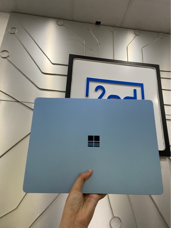 Laptop Surface Laptop 7 - Snap X10 Core X1P64100 - Ram 16GB/512 SSD - Pin 97% - Màu xanh - Ngoại hình: 98% - Kèm sạc